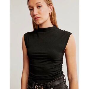 NWT Abercrombie & Fitch Paloma Top in black Size small